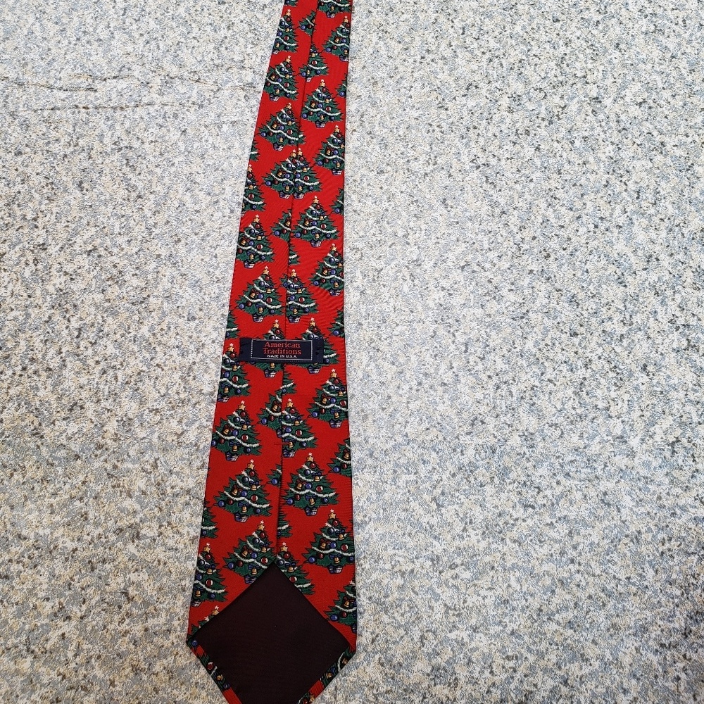Christmas Tree Tie - Picture 4 of 4